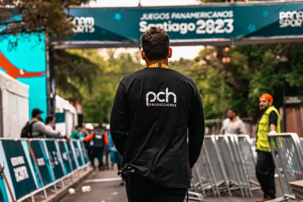 Equipo PCH Producciones en un evento deportivo oficial